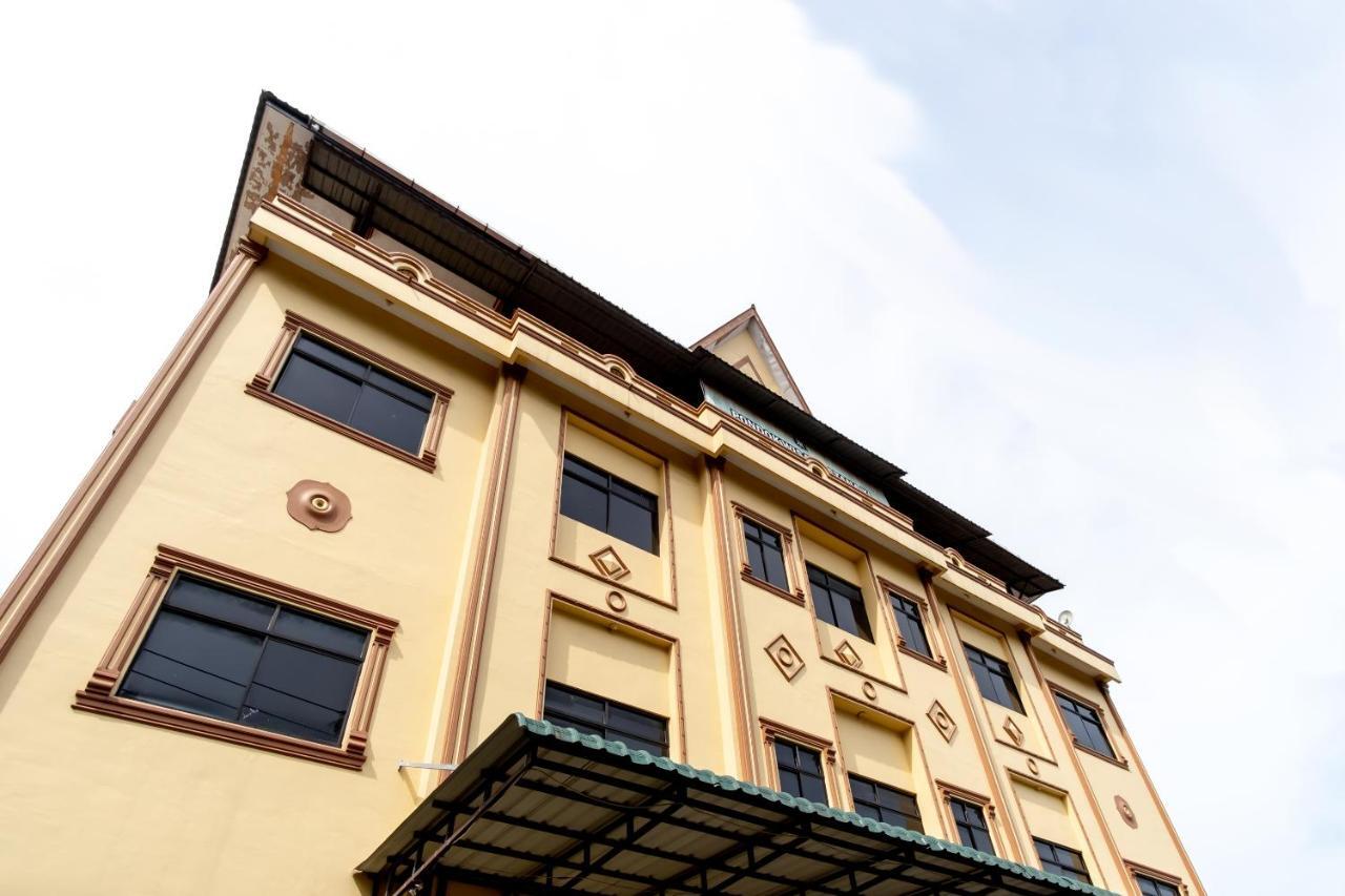 Oyo 1364 Pondok Wisata Istana XI Medan Buitenkant foto