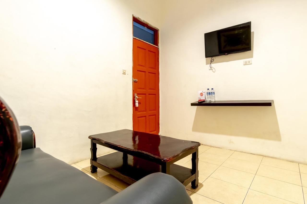 Oyo 1364 Pondok Wisata Istana XI Medan Buitenkant foto